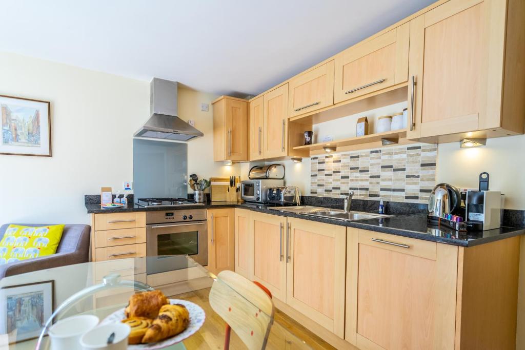 10 Summerhouse Mews room 1